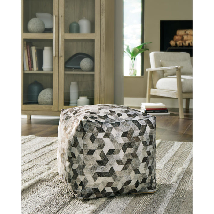 Albermarle Pouf
