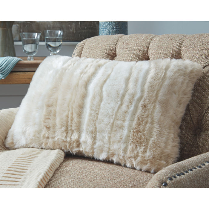 Amoret Pillow