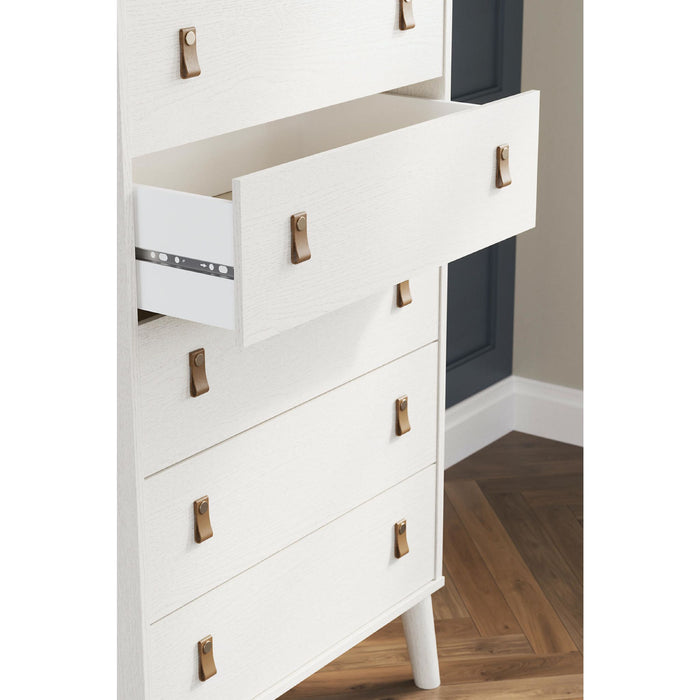 Aprilyn Chest
