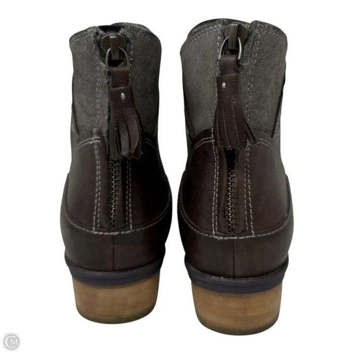 Boots Ankle Flats By Chacos In Brown, Size: 6