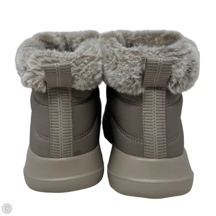 Boots Hiking By Skechers In Taupe, Size: 7