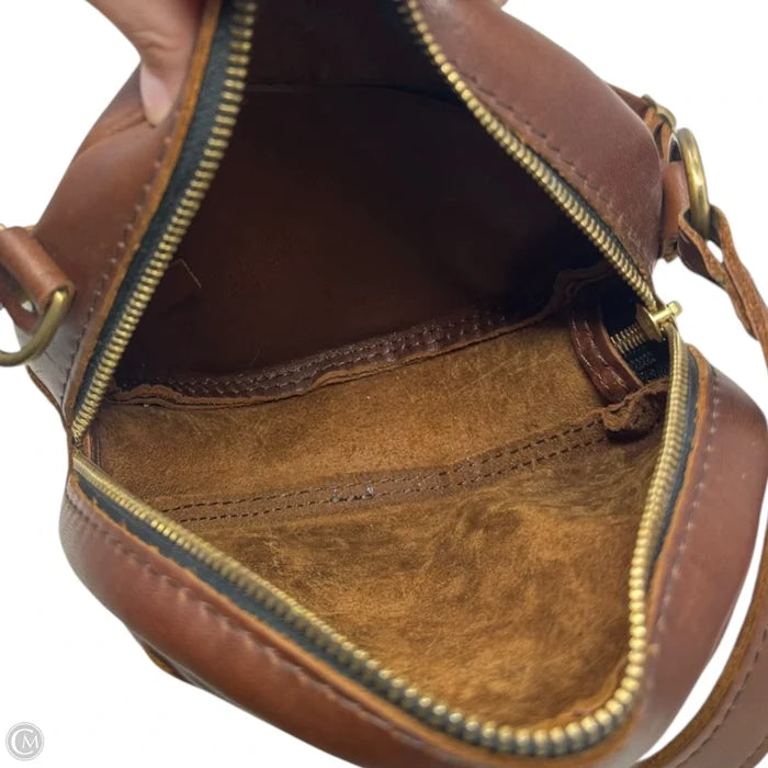 Circle Crossbody Handbag Leather By Portland Leather, Size: Medium