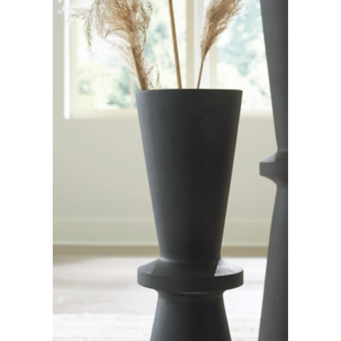 Collisten Vase
