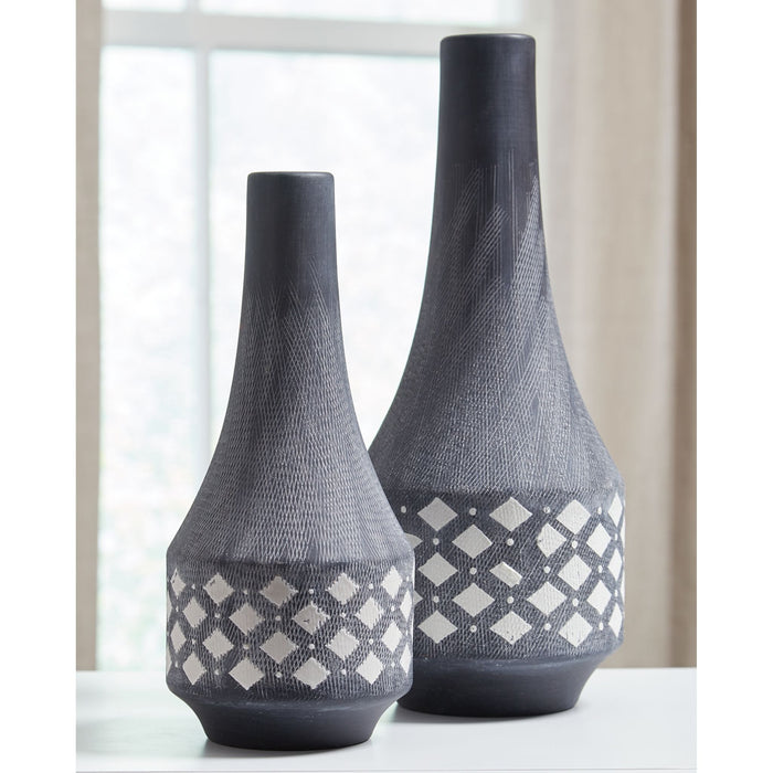 Dornitilla Vase (Set of 2)