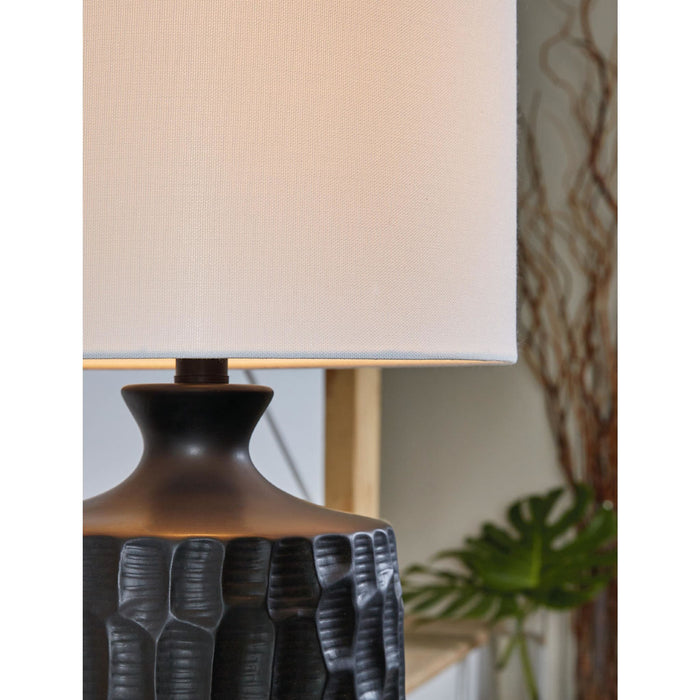 Ellisley Table Lamp