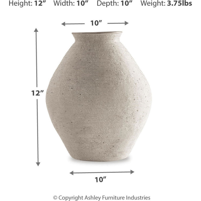 Hannela Vase