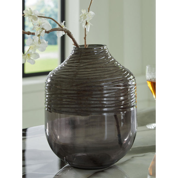 Harpwick Vase