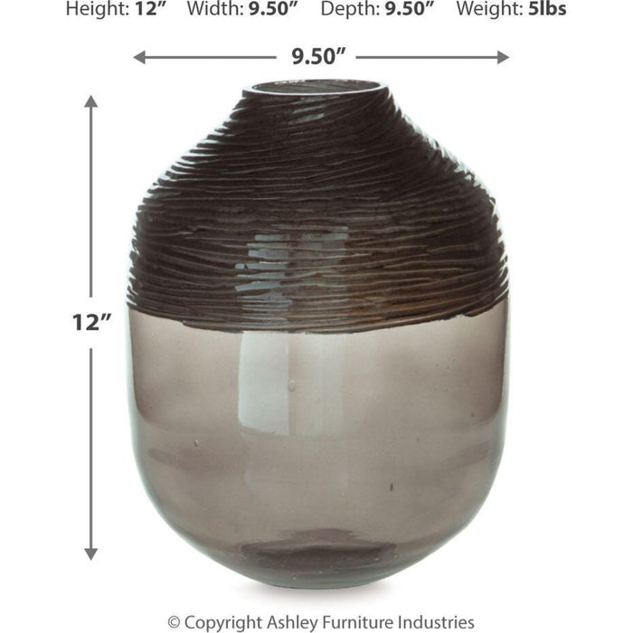 Harpwick Vase