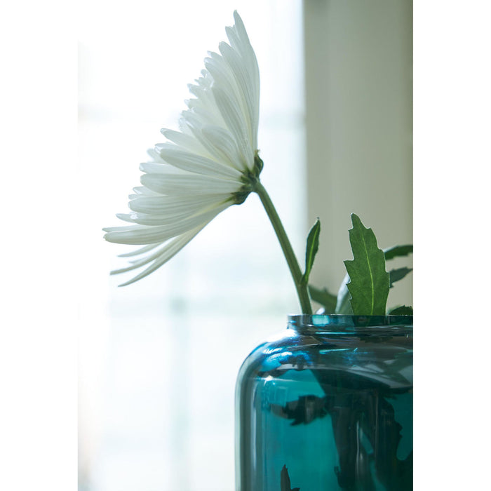Inisland Vase