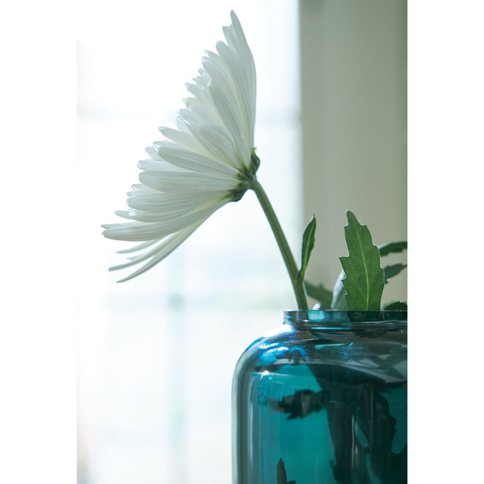Inisland Vase