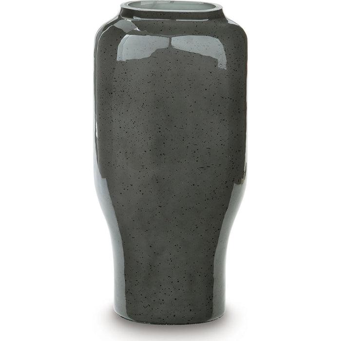 Kierlain Vase