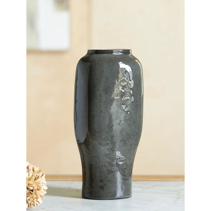 Kierlain Vase