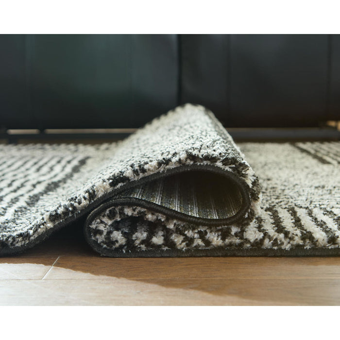 Kurtmen Area Rug