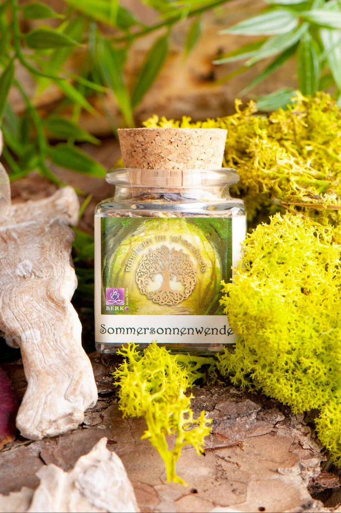 Jahreskreis-Raeucherung Litha zur Sommersonnenwende im sommerlichen Ritualsetting