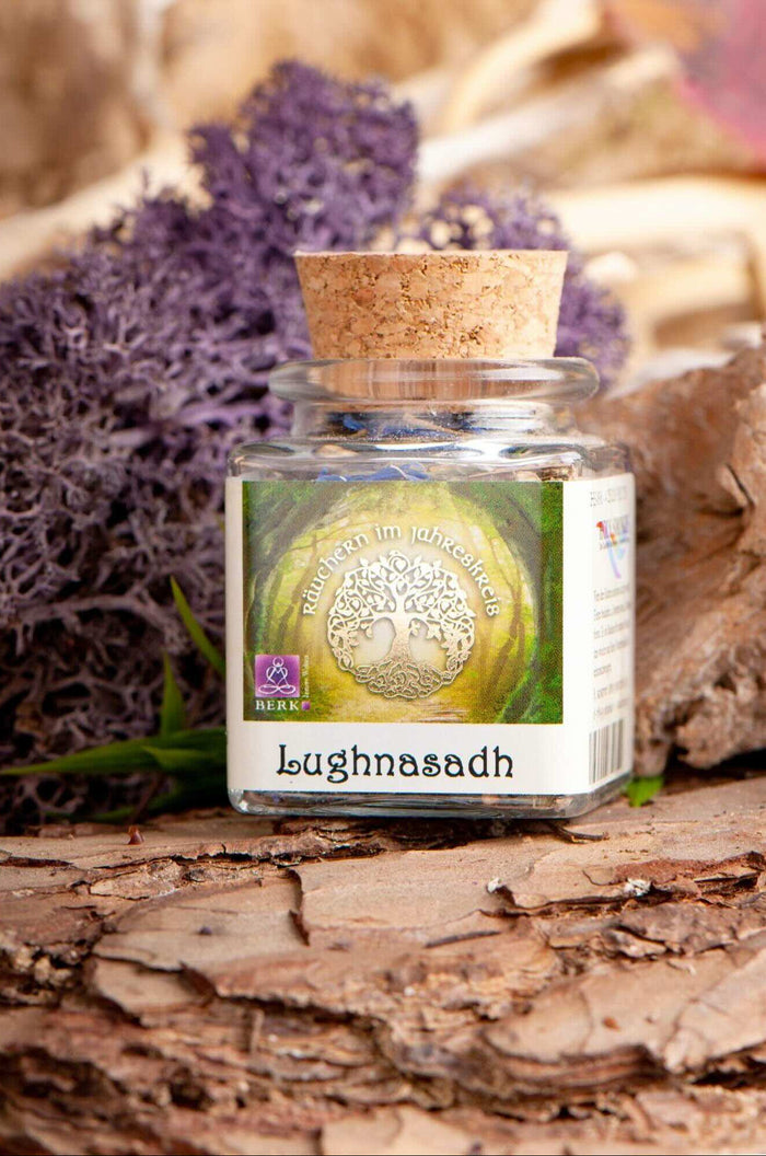 lughnasadh-jahreskreisfest-raeucherung-natursetting