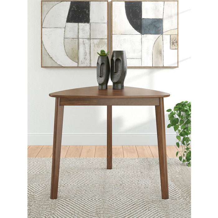 Lyncott Dining Table