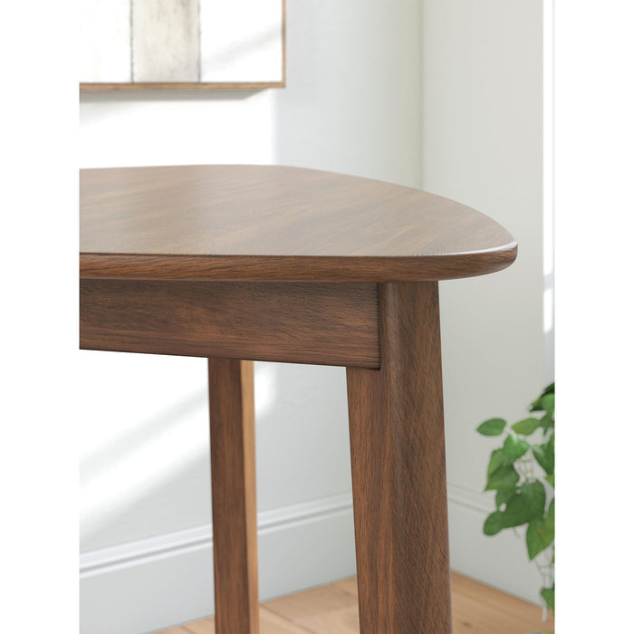 Lyncott Dining Table