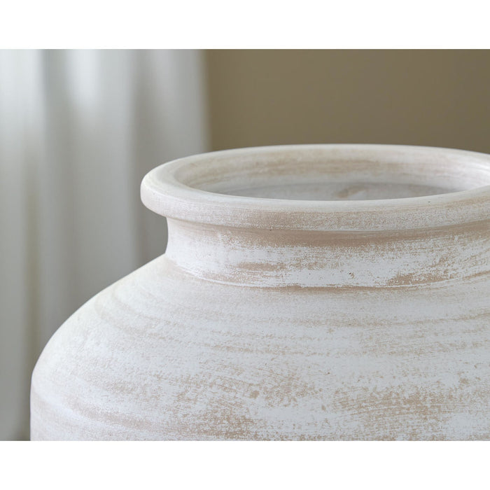 Meadie Vase