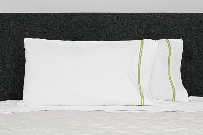 Pillowcase Pair (Standard) / White/Moss Green