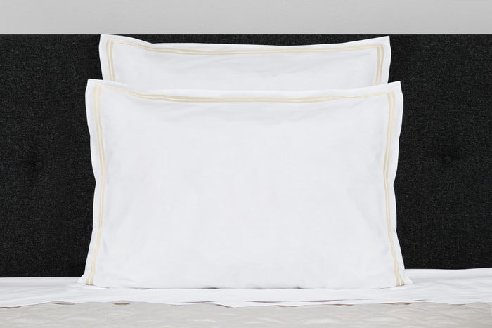 Pillow Sham Singles (Standard) / White/Ivory
