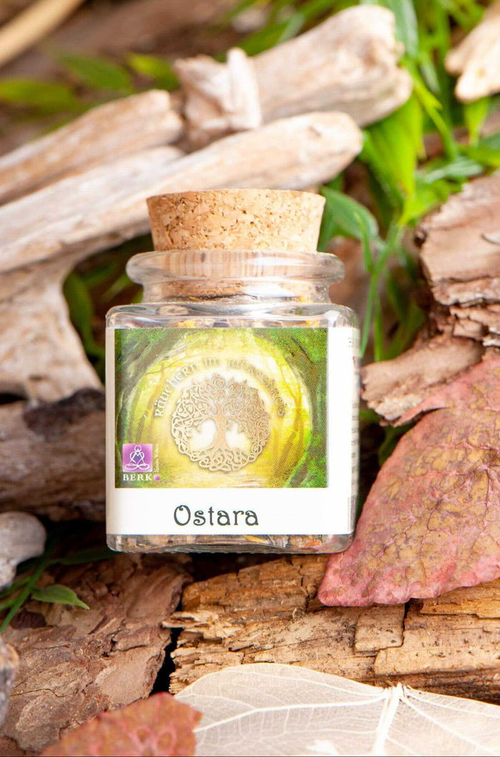 Jahreskreis-Raeucherung Ostara im fruehlingshaften Natur- und Ritualsetting
