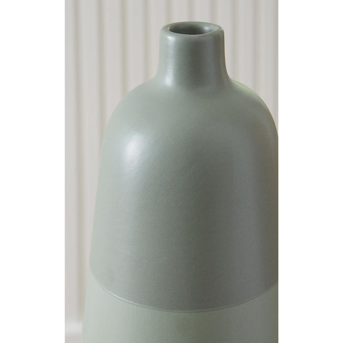Peerland Vase