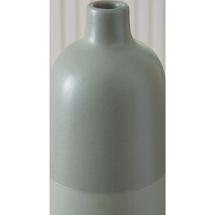 Peerland Vase