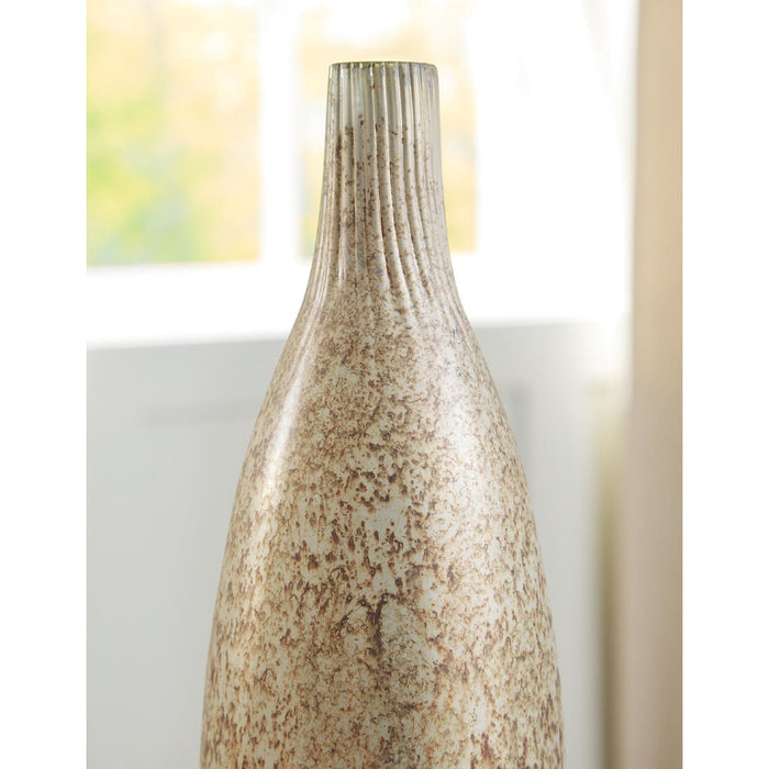 Plawite Vase