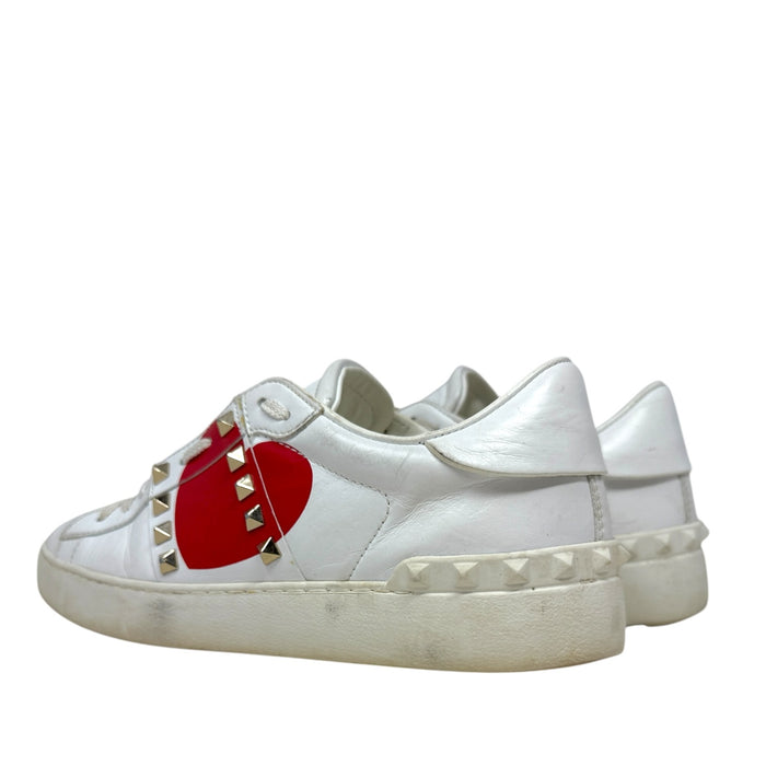 Rockstud Heart Sneakers Luxury Designer By Valentino-garavani In Red & White, Size: 9