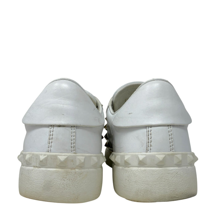 Rockstud Heart Sneakers Luxury Designer By Valentino-garavani In Red & White, Size: 9