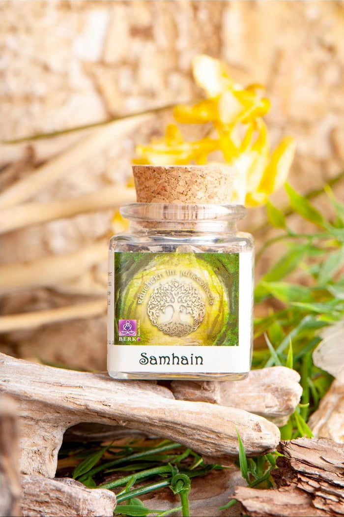 Jahreskreis-Raeucherung Samhain im rituellen Natursetting