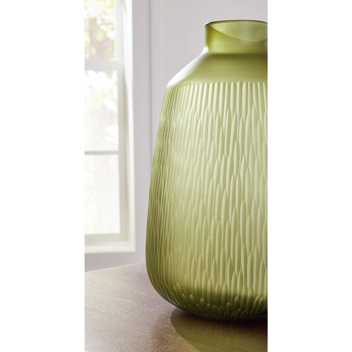 Scottyard Vase