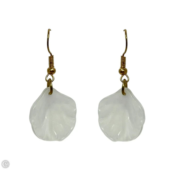 Shell Dangle Earrings Designer By Lilly Pulitzer