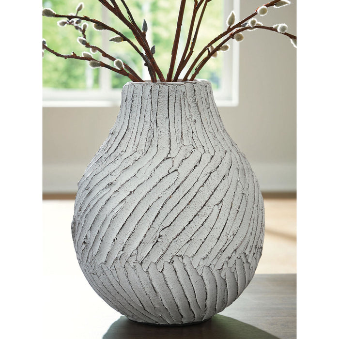 Shelvie Vase
