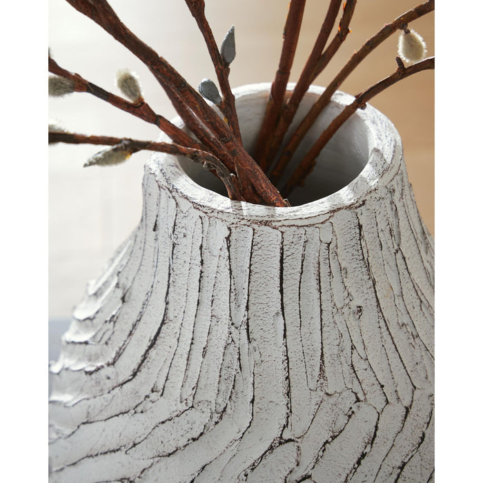 Shelvie Vase