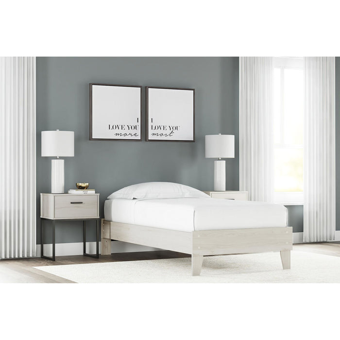 Socalle Platform Bed