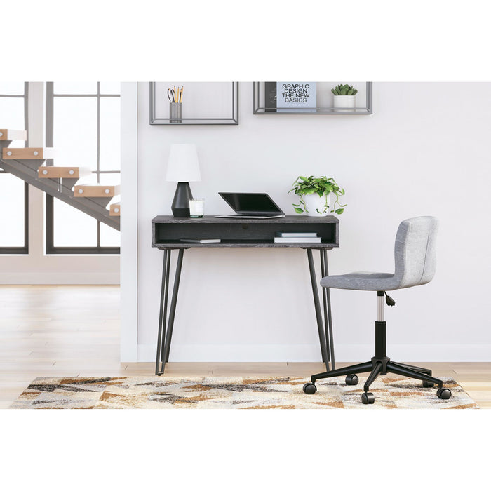 Strumford Desk