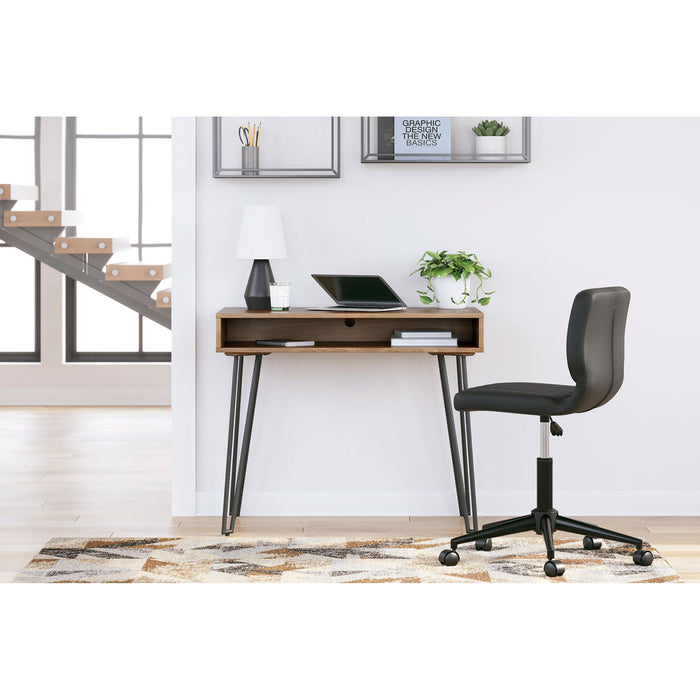 Strumford Desk