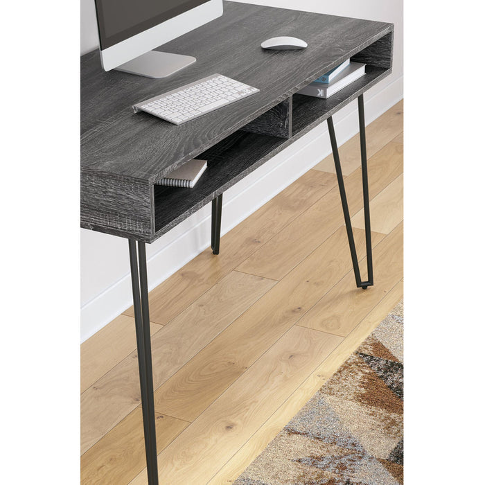 Strumford Desk