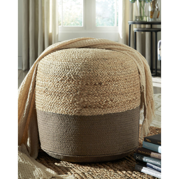 Sweed Valley Pouf