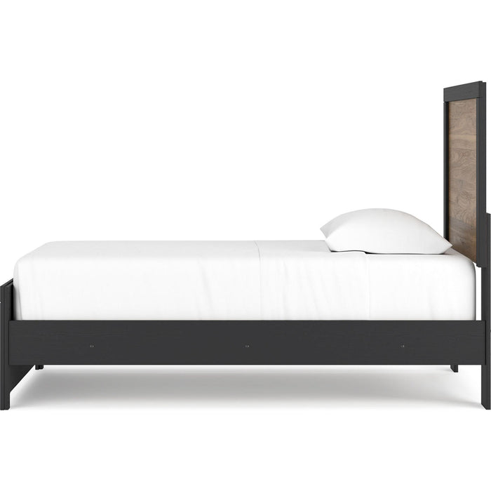 Vertani Panel Bed
